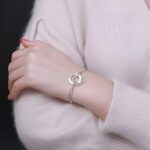Embrace Eternal Bonds – Engraved Interlocking Russian Rings Bracelet – For Cherished Connections - Image 7