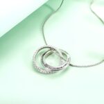 Embrace Eternal Bonds – Interlocked Circle Necklace – A Cherished Family Keepsake for Her - Image 5