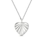 Heart-shaped pearl necklace for mothers and grandmothers