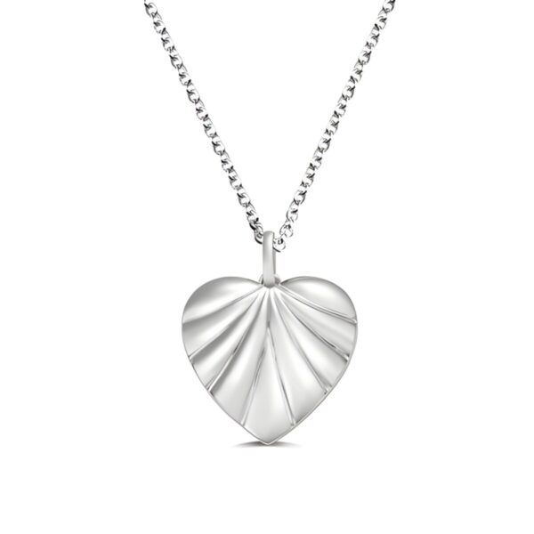 Heart-shaped pearl necklace for mothers and grandmothers