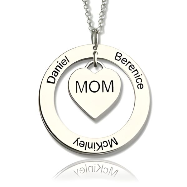 Personalized family names necklace for mom's heart