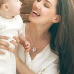 Embrace a Mother's Tender Story – 3D Embossed Heart Locket Necklace – For Mom, Grandmom, and Her Special Moments - Image 7