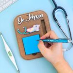 Honor Their Healing Hands – Custom Medical Sticky Note Holder with Pen Slot – A Thoughtful Keepsake for Caregivers - Image 2