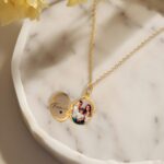 Carry Love's Bloom – Oval Birth Flower Photo Locket Necklace – For Cherished Moms, Grandmas & Wives - Image 3