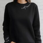 Celebrate Your Furry Bond – Custom Pet Mom & Dad Sweatshirt – For Every Cherished Pet Lover - Image 4