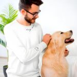 Celebrate Your Furry Bond – Custom Pet Mom & Dad Sweatshirt – For Every Cherished Pet Lover - Image 5