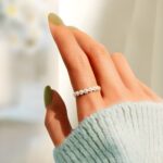 Celebrate April's Bloom – Heartfelt Daisy Ring for Her Special Day - Image 5