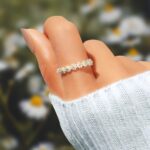 Celebrate April's Bloom – Heartfelt Daisy Ring for Her Special Day - Image 7
