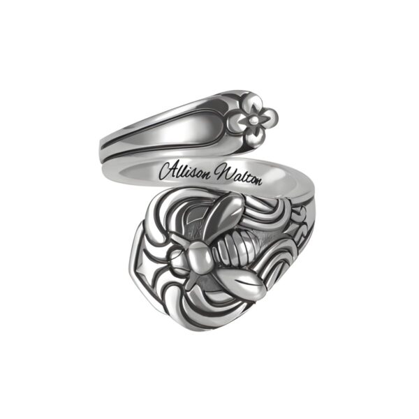 Delicate bee spoon ring for sweet moments